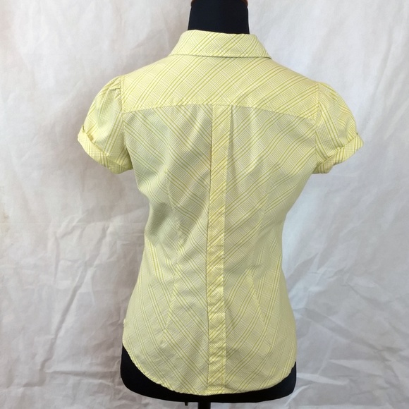 Stretch Cap-Sleeve Button-Down Top in Yellow/White - Picture 3 of 8